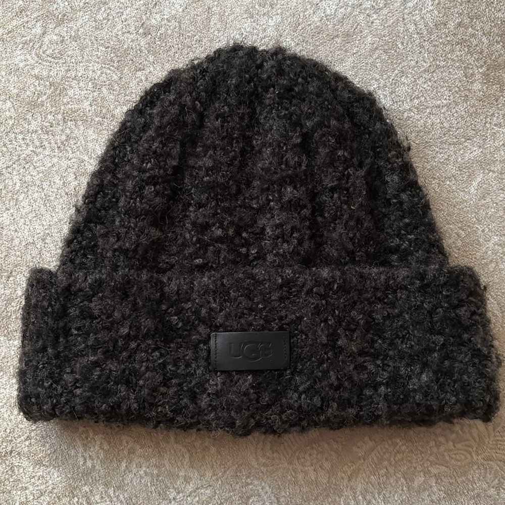 UGG Curly Boucle Chunky Knit Cuffed Beanie Hat Wool Blend Leather Logo Dark Gray